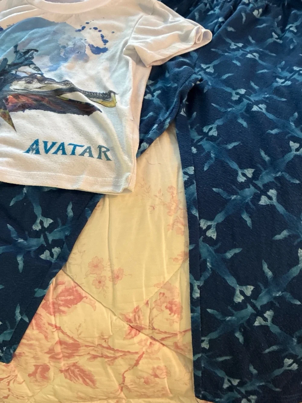 Avatar Graphic Tee and Shark-Print Pajama Pants Set - Blue/White